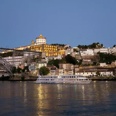 With Balcony פורטו