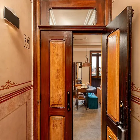 דירה With Balcony *