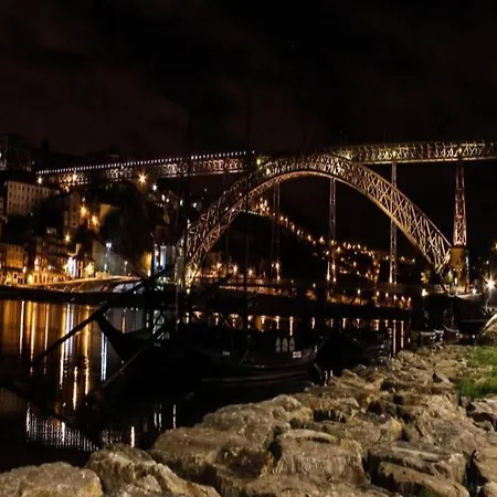 דירה With Balcony *